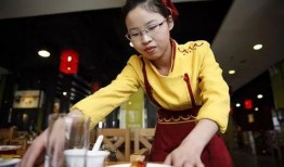 深圳服务员爆料新闻视频,揭露餐厅行业惊人内幕